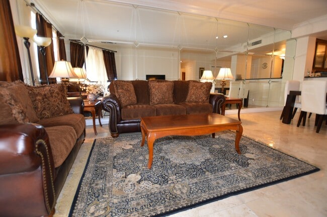 Building Photo - Meridian Fully Furnished 2 Bd | 2 Ba Luxur...