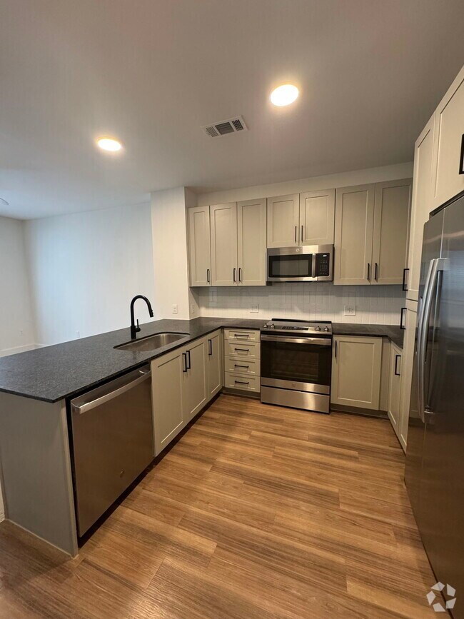 Building Photo - 3701 Raven Trl