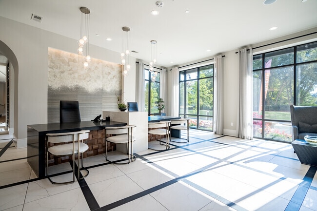 Leasing Center - The Maddux at Shadowood