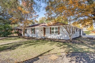 Building Photo - 6353 E Lovers Ln
