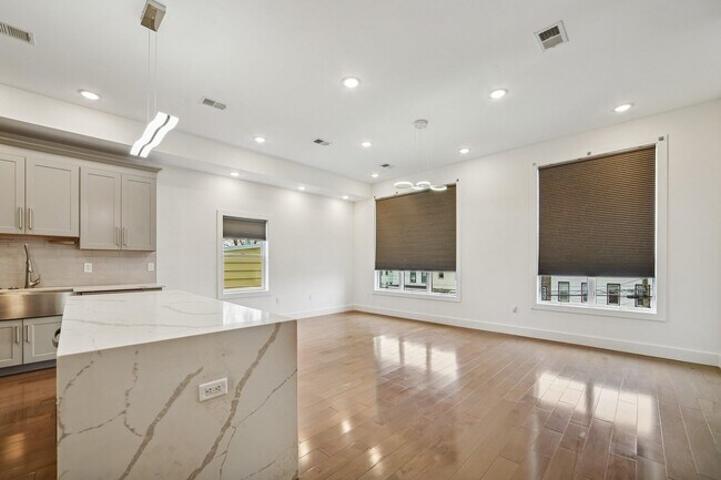 Foto del edificio - 46 Carlton Ave