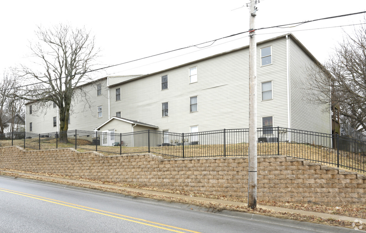 Building Photo - Lighthouse Apartments