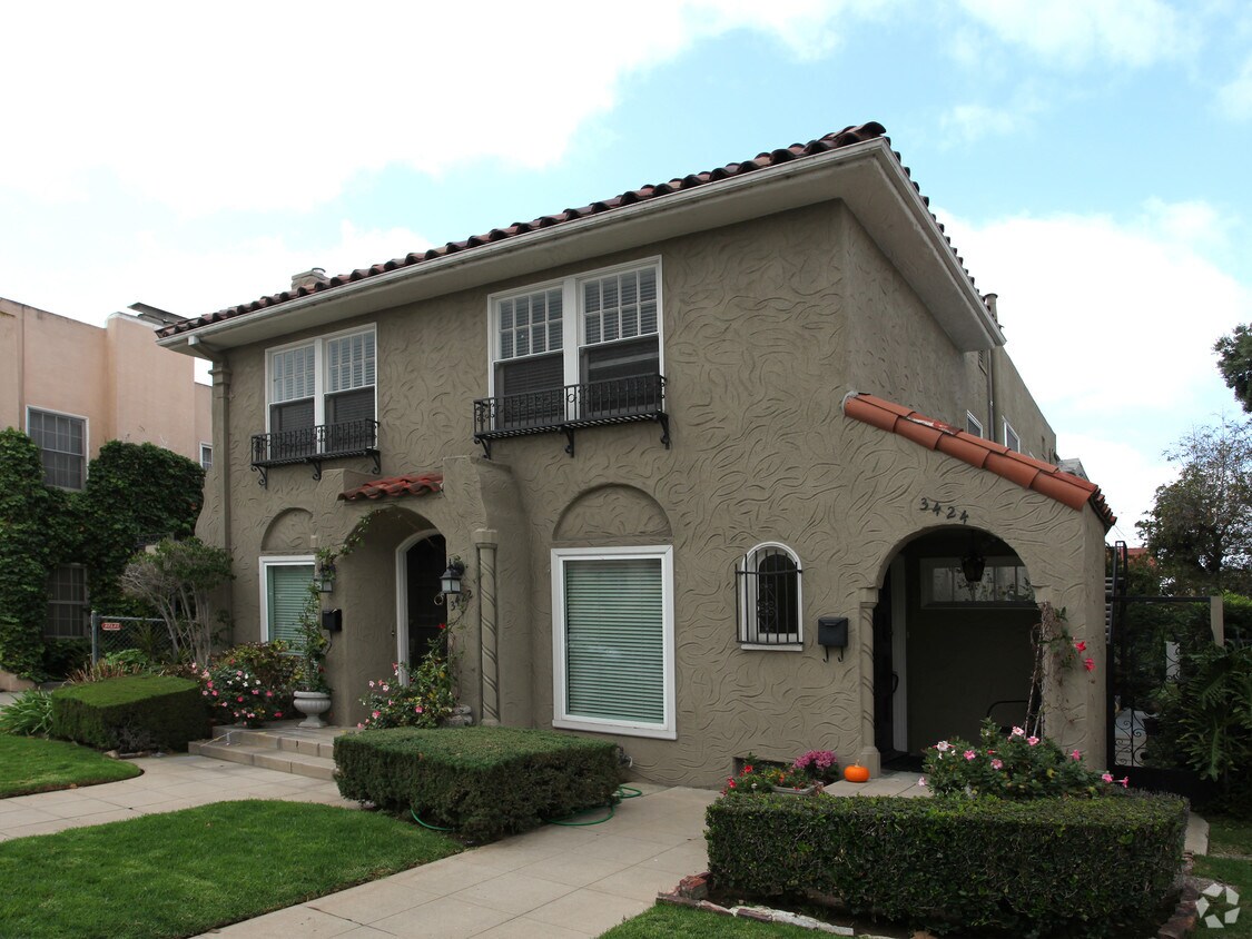 Primary Photo - 3422-3424 Park Ave