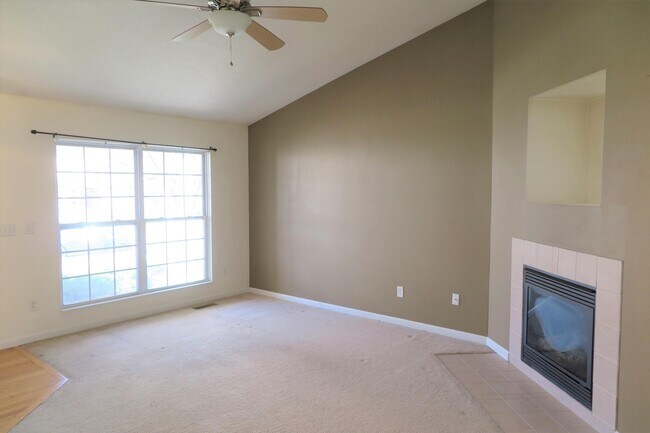 Foto del edificio - 141 Springer Woods Blvd