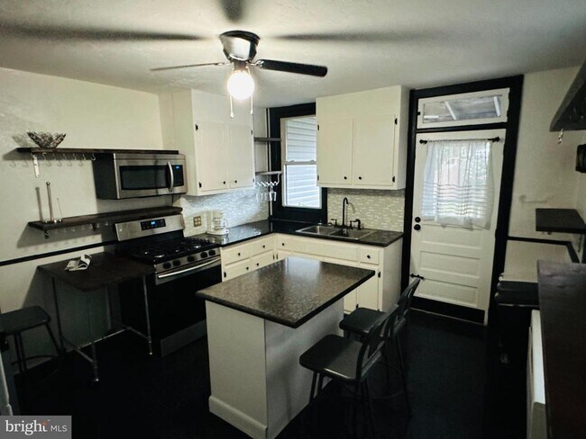 Foto del edificio - 236 E Middle St