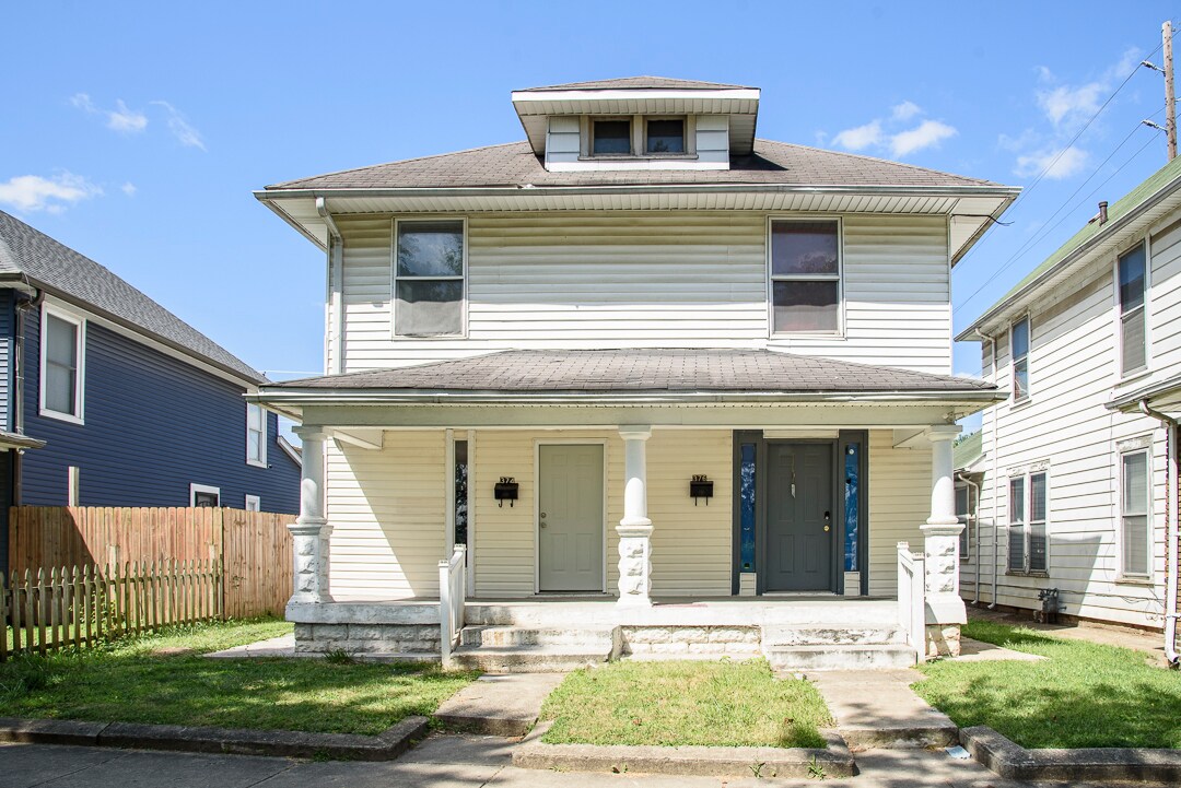 Primary Photo - 374 N Holmes Ave