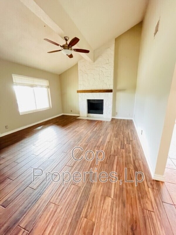 Building Photo - 108 Trophy Dr