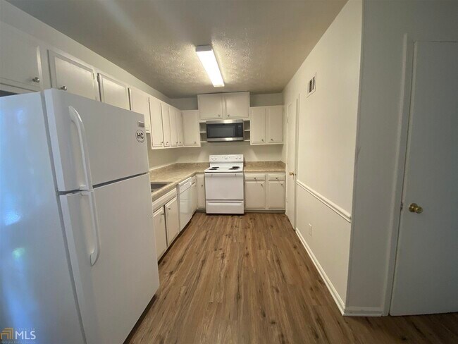 Building Photo - 363 Mimosa Dr
