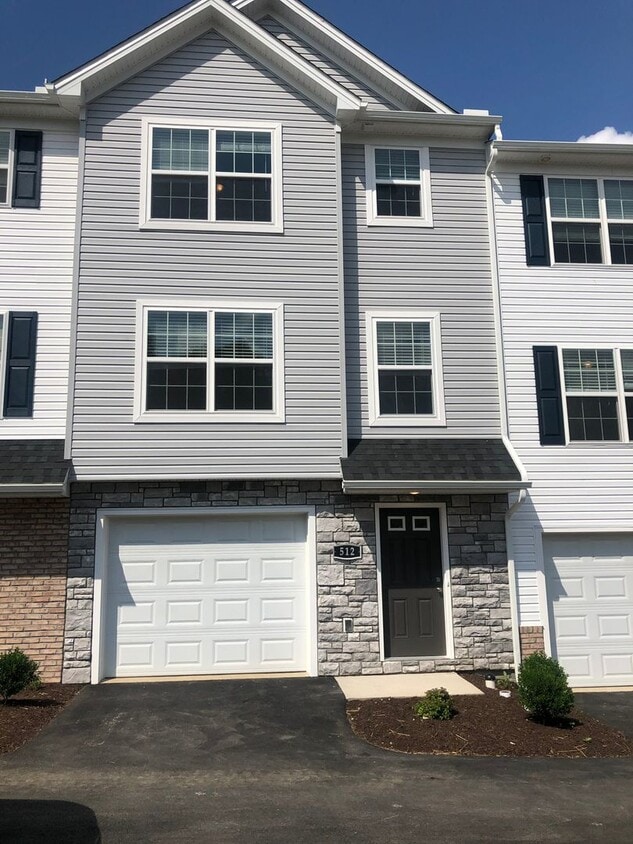 Primary Photo - Coming Soon- Beautiful 3 Bedroom, 2.5 Bath...