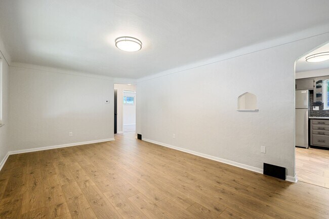 Building Photo - Stunning 3 bedroom home in West Mifflin available July 1!