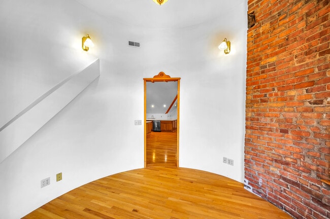 Foto del edificio - 443 W High St