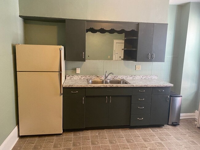 Building Photo - One Bedroom Apartment in Lancaster City