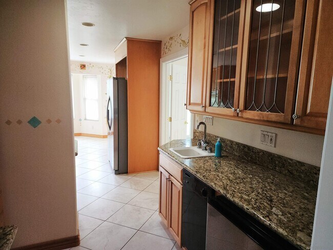 Foto del edificio - 6421 Lochmoor Dr