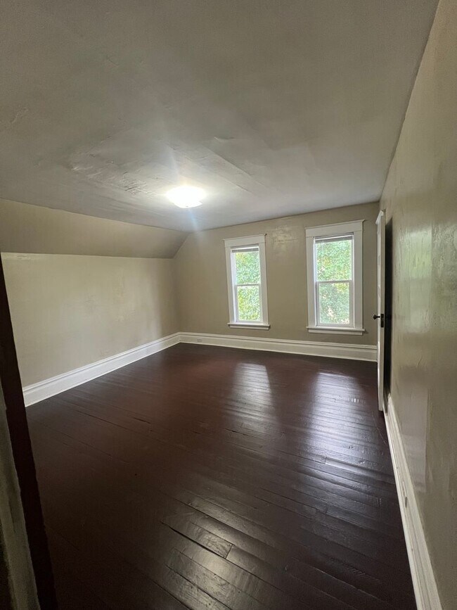 Foto del edificio - Spacious 4 Bedroom Southside Holland
