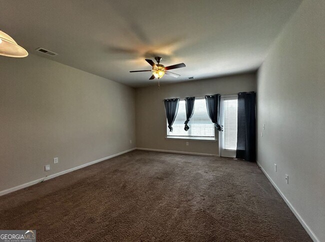 Foto del edificio - 30 Berryrun Dr