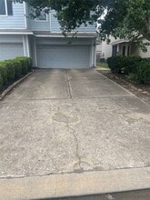 Building Photo - 5815 Vinemont Ln