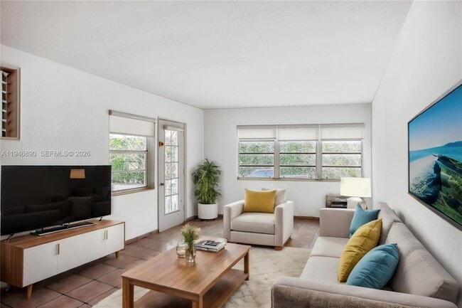 Foto del edificio - 1925 Washington Ave