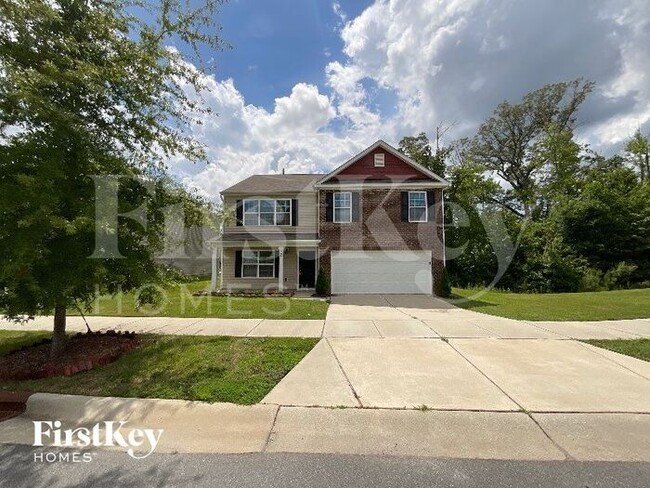 308 Regan Ln