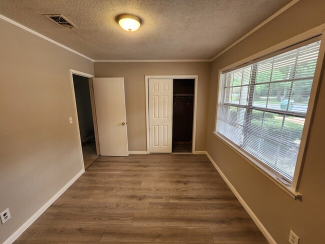 Building Photo - 6435 Open Rose Dr