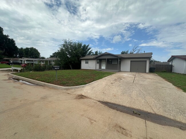 Photo - 3 bed, 1 bath, 1 car garage House