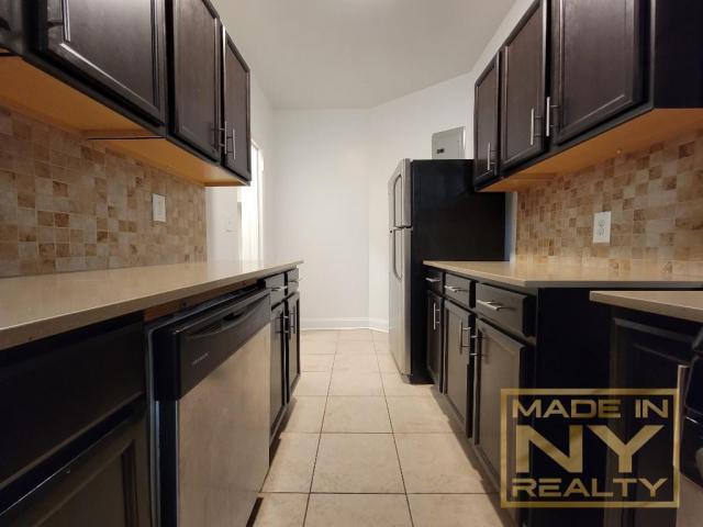 Building Photo - 1 bedroom in ASTORIA NY 11106