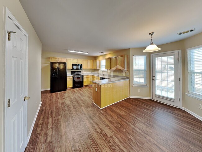 Building Photo - 112 Dunnell Rd