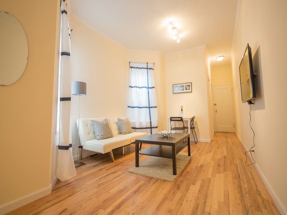 Foto principal - 239 E 53rd St