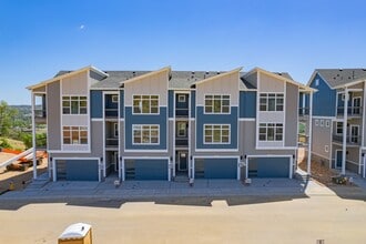 Building Photo - 735 Belleza Vw