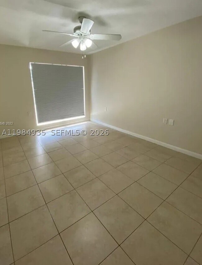 Foto del edificio - 1600 NE 114th St