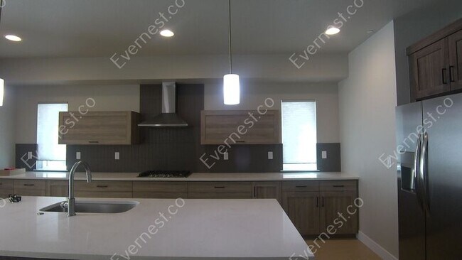 Building Photo - 828 Cherokee Dr