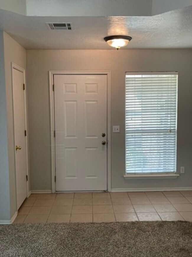 Foto del edificio - 405 S Greengate Dr