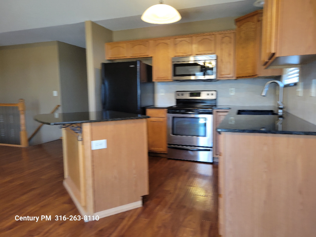 Building Photo - 6021 E Ironhorse Cir