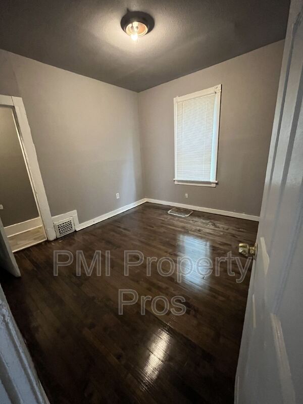 Building Photo - 3007 N 23rd St