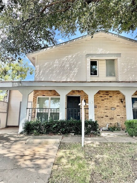 Photo - 734 Ticonderoga Drive Unit