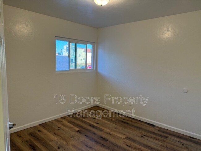 Foto del edificio - 3776 Ocean View Blvd