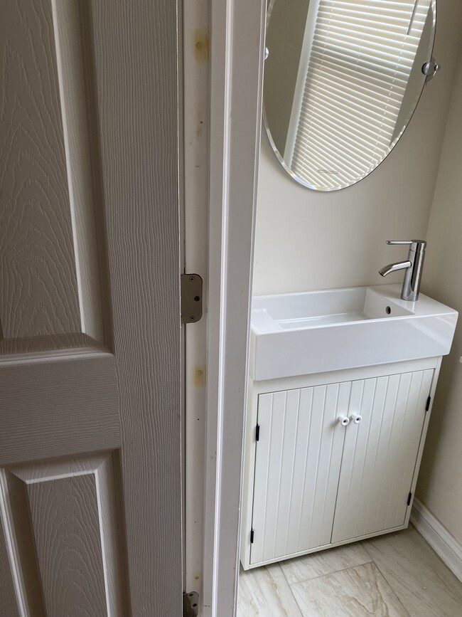 Powder Room - 2917 W Susquehanna Ave House