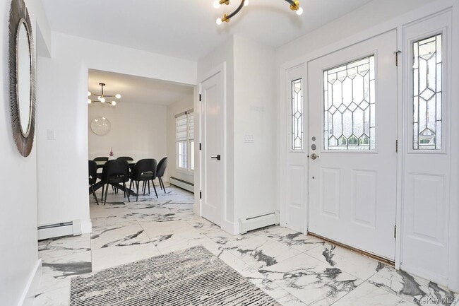 Building Photo - 10 Millbury St