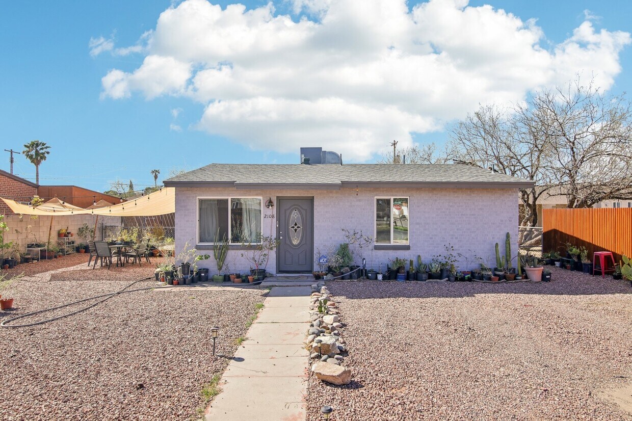 Foto principal - 2108 S Hemlock