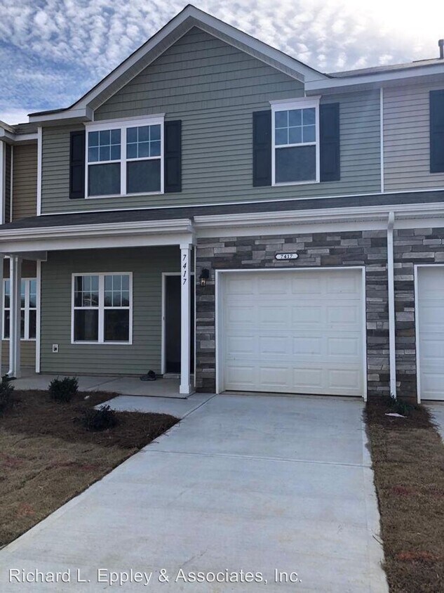 Foto principal - 3 br, 2.5 bath House - 7417 Jane Parks Way