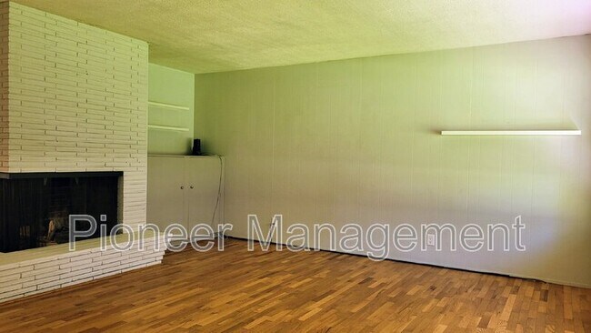 Foto del edificio - 111 W 31st Ave