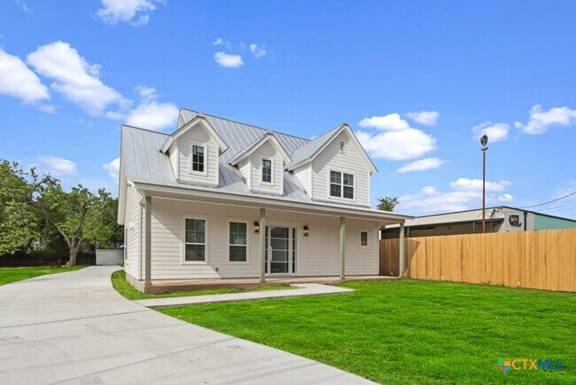 Foto del edificio - 158 S Academy Ave