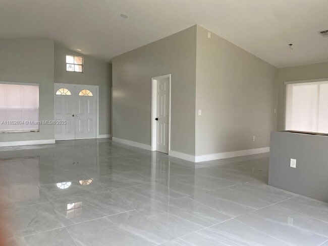 Foto del edificio - 880 NW 123rd Ct