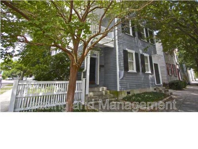 Building Photo - 156 Coming St