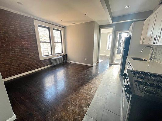 Foto del edificio - 1 bedroom in BRONX NY 10453