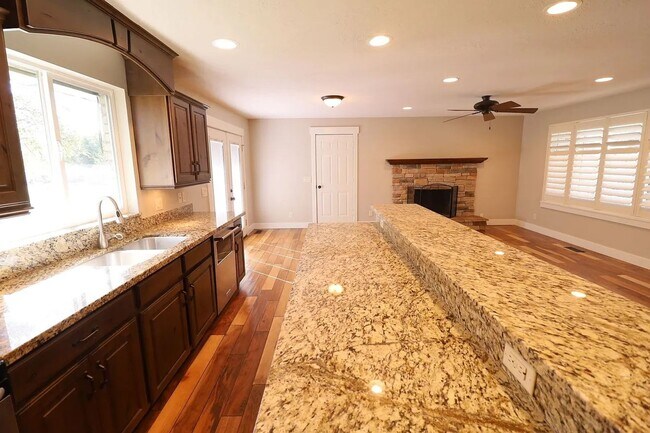 Foto del edificio - 1/2 off 1st months rent! Close to Utah State University Equestrian Park!