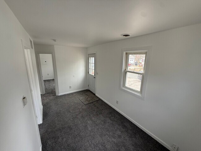 Sala de estar/familiar - 72 Peony St