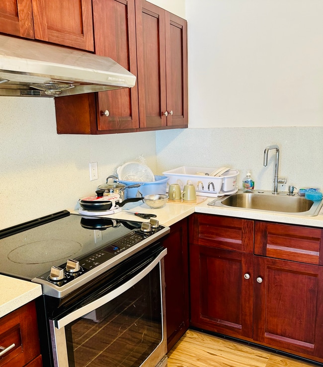 kitchen - 2058 19th Ave