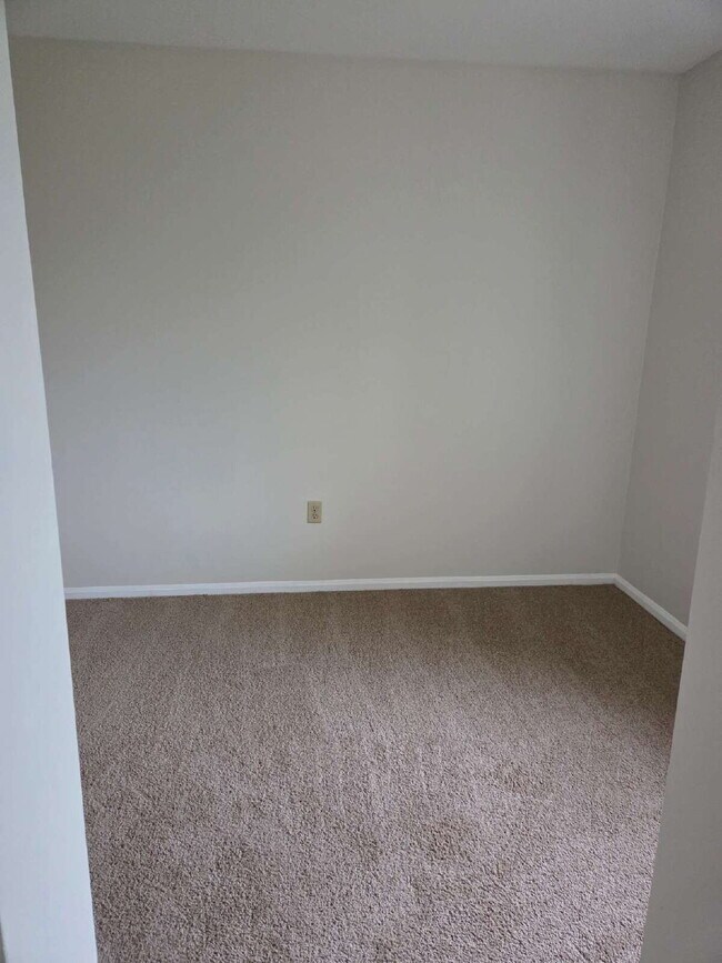 Foto del edificio - "Charming 2-Bedroom Condo Retreat in the Heart of Hagerstown!"