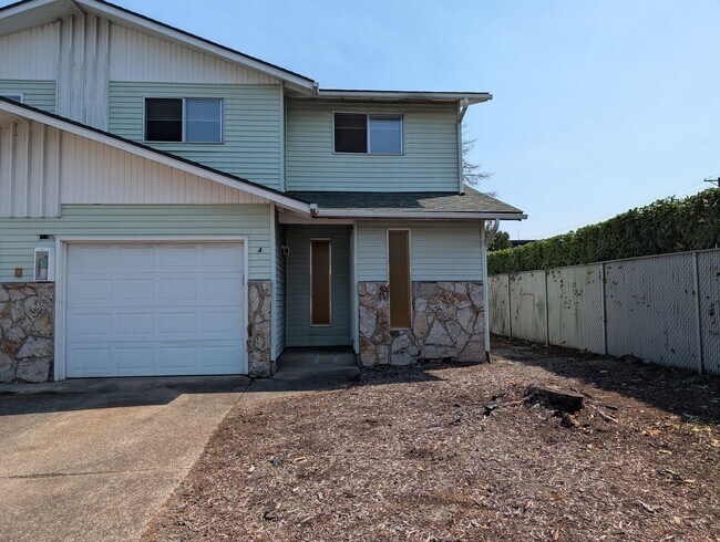 Foto del edificio - Great 2 bed/1.5 bath townhome in Springfield
