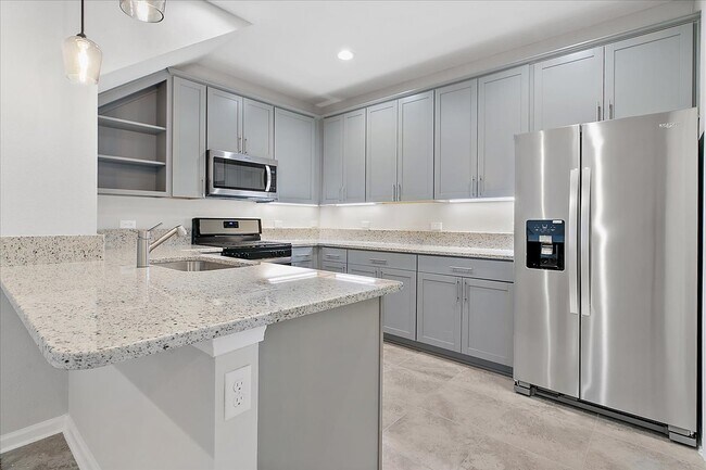 Foto del edificio - 376 Pine Bluff Dr